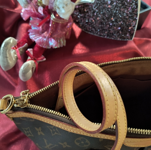 Authentic🥂🎁 PRISTINE Palermo PM Discontinued & Timeless LV Louis Vuitton - Picture 4 of 16